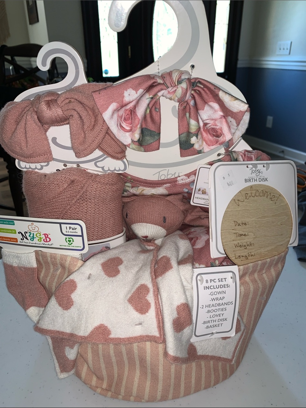 Toby 8-piece baby gift basket set Newborn 0-3 months Baby Shower Gift NWT